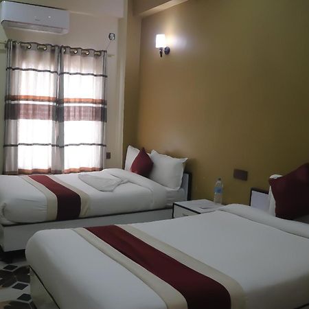 Hotel Flycatcher Chitwan- A Jungle Safari Home 사우라하 외부 사진